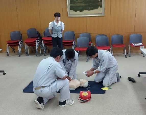 平成２８年７月２２日（土）　本社にてAEDの講習会を開催しました。